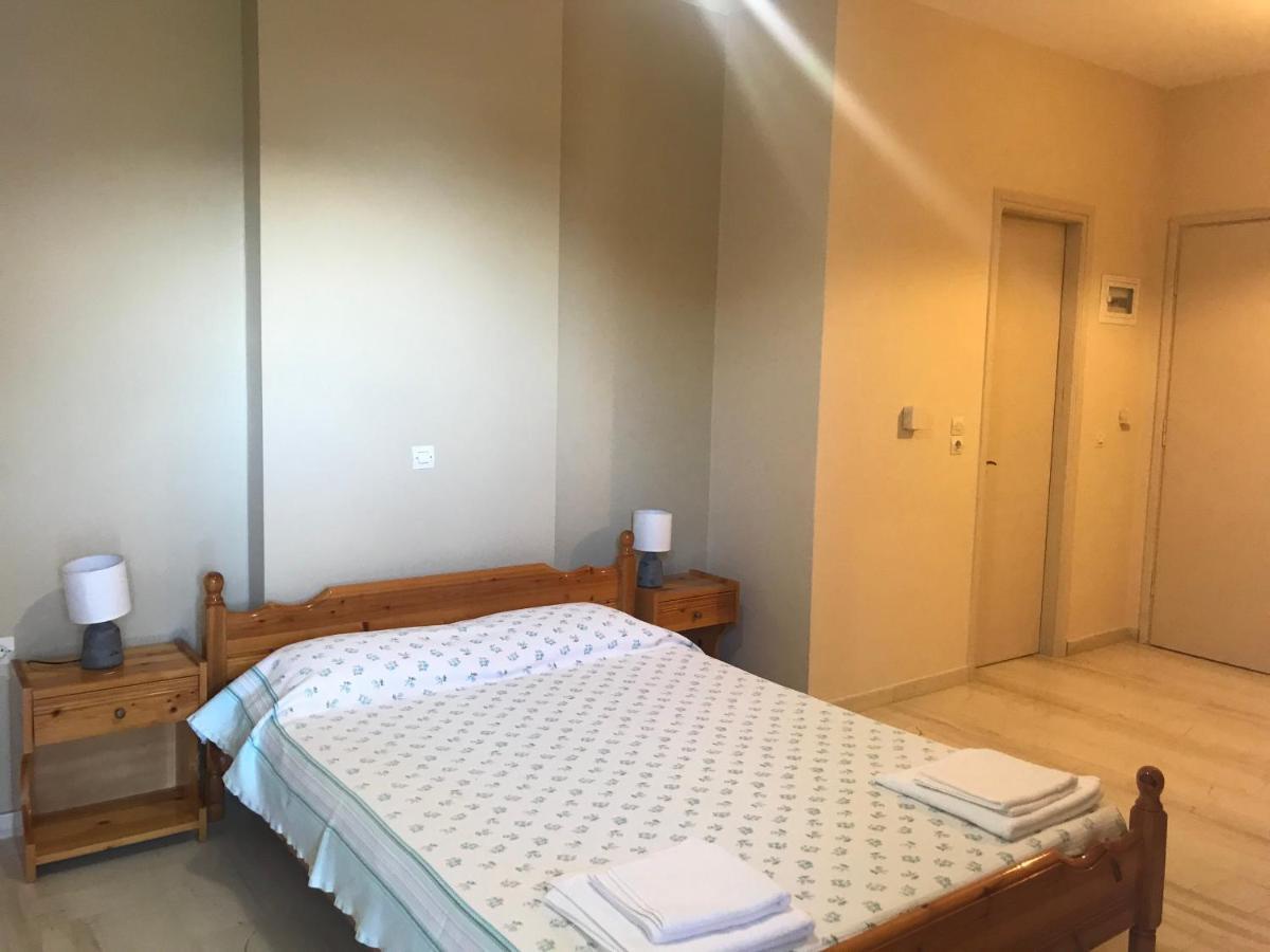 Marinos Studios Poros  Exteriér fotografie
