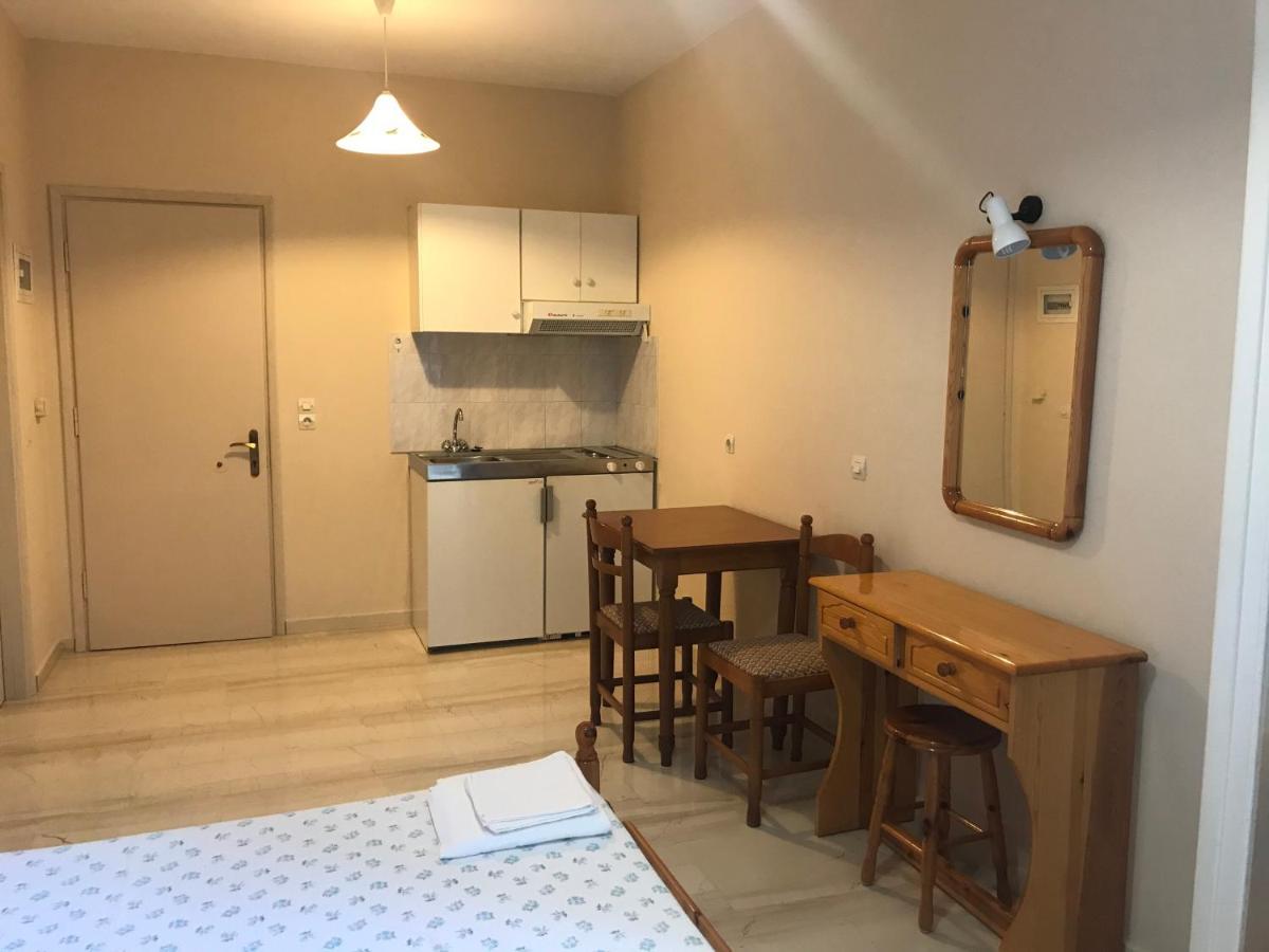 Marinos Studios Poros  Exteriér fotografie